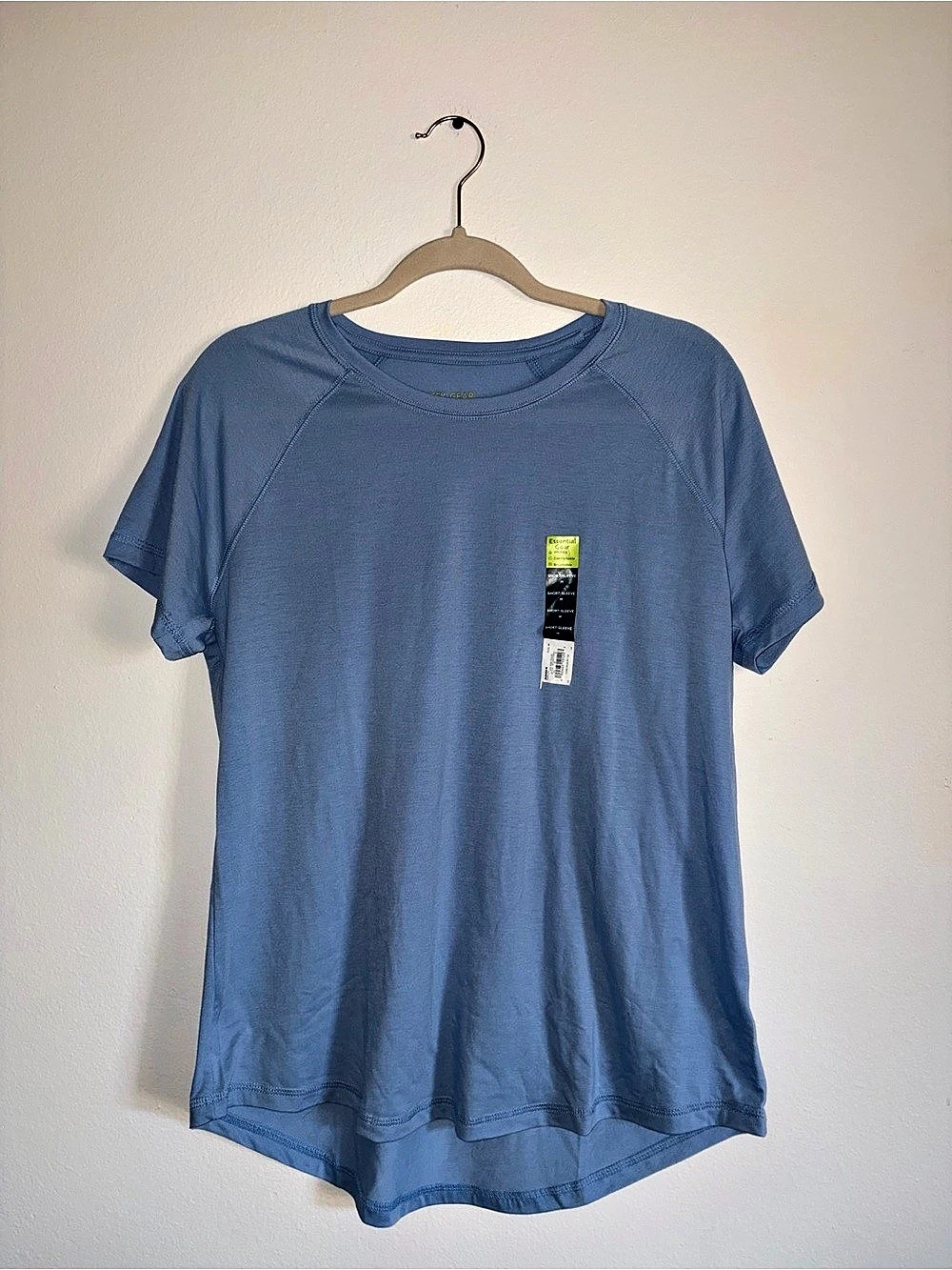 NWT Tek Gear T-Shirt Blue Essential Gear Short Sleeve Top Active Size Medium
